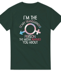 Ironiskt statement-motiv för transpersoner med symbolik på mörkgrön t-shirt