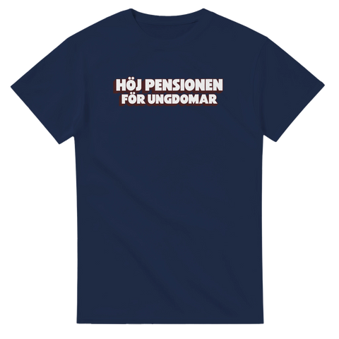 Produktbild 2 av rolig t-shirt med texten Höj pensionen för ungdomar
