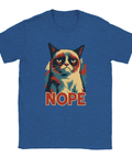 Blå t-shirt med sur katt och texten NOPE i kampanjstil