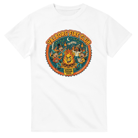 Vintageinspirerat motiv av en sjungande kör runt en eld på en vit t-shirt