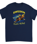 Illustration av flygande älg med svensk flagga som mantel – marinblå t-shirt