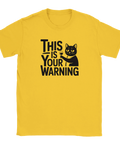 Gul t-shirt med en satirisk svartvit illustration av en katt