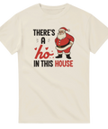 Kaxigt tryck med texten There's a Ho In This House – jultröja