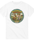 Vintage inspirerat tryck med svensk midsommar och sommarbus på en vit t-shirt