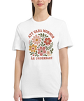 Nostalgisk illustration av färgglada blommor och kärleksfullt citat på t-shirt
