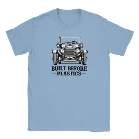 Retroinspirerad illustration av veteranbil på ljusblå t-shirt