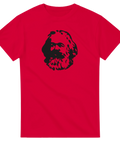 Svart grafiskt porträtt av Karl Marx på en röd t-shirt