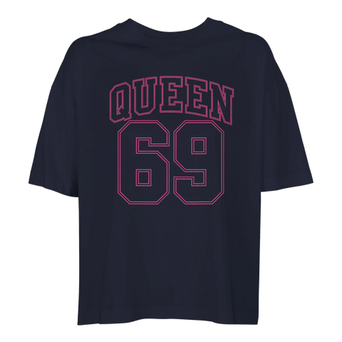 Mörkblå rymlig t-shirt med sportinspirerad Queen 69 textdesign
