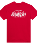 Röd t-shirt med texten Johansson – A Family of Originals