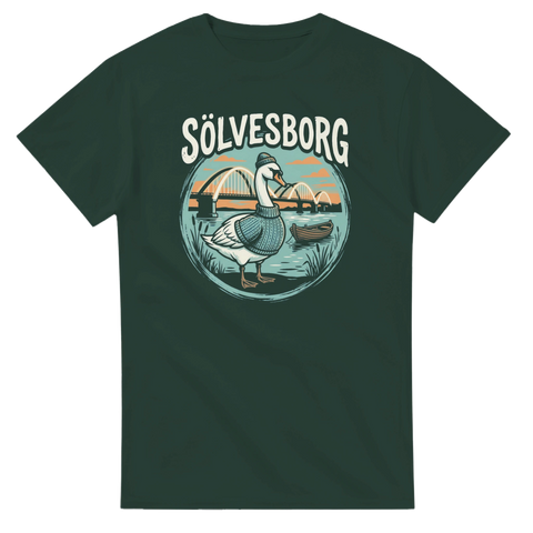 Lokalpatriotiskt tryck med Sölvesborgs kända bro och en svan – mörkgrön t-shirt