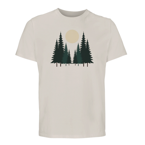 Skogsmotiv med tallar och fullmåne på ljusbeige ekologisk premium t-shirt.