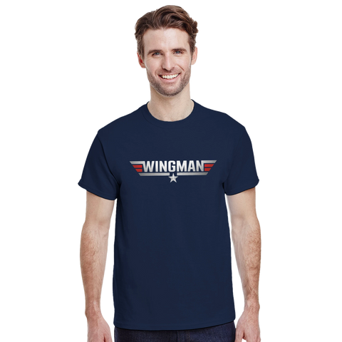 WIngman" Top Gun-inspirerat tryck med stjärna på marinblå t-shirt.