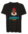 Tecknad tupp med cigarett och texten "JOHNNY COCKER" på svart ekologisk oversized t-shirt.
