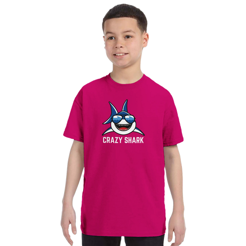 Tecknad haj med solglasögon och text "CRAZY SHARK" på fuchsia t-shirt för barn.