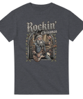 Detaljerat tryck med texten Rockin Christmas och hårdrockstomte på en grå t-shirt