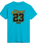 Chicago 23 U.S.A. texttryck i guld och svart på en turkos t-shirt, sportig college-stil.