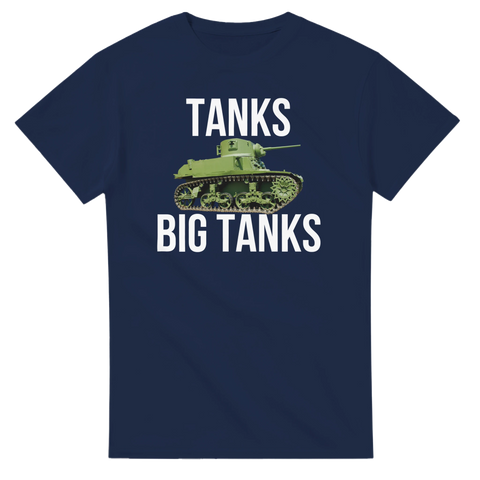 Grön stridsvagn med texten "TANKS BIG TANKS" på marinblå t-shirt.