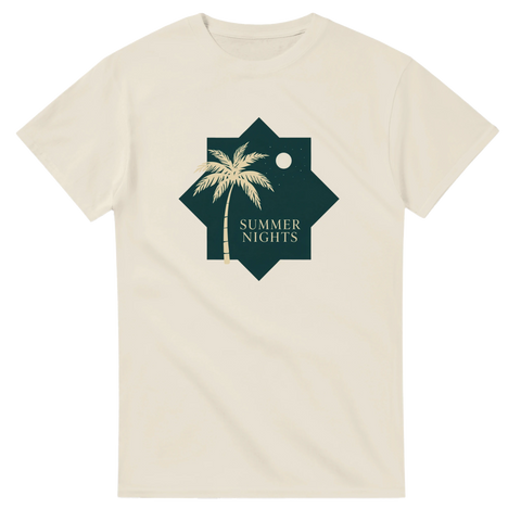 Retroinspirerat tryck med palm och nattvy – beige beach t-shirt