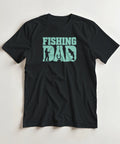 T-skjorte med teksten «Fishing Dad» med silhuetter av fisker, fiskestang og fisk.