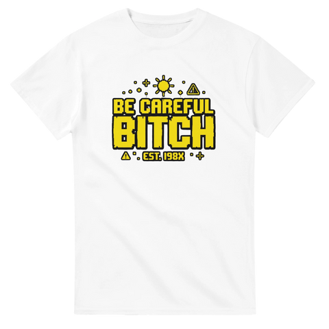Gul pixel-design med citat och varningssymboler – grafisk t-shirt med attityd