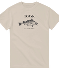 Grafiskt fiskmotiv med texten Torsk på sandfärgad t-shirt i retrostil