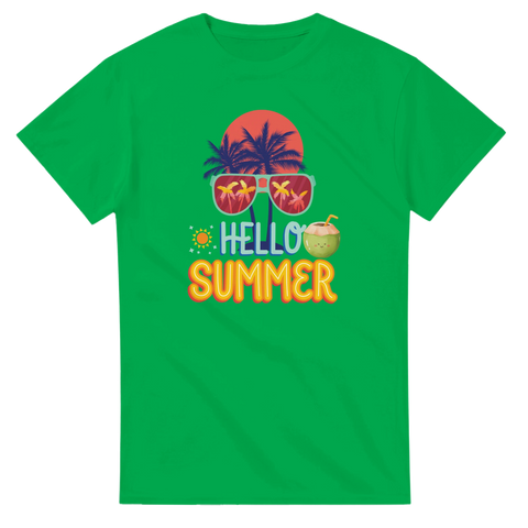 Färgglad illustration av tropisk semester och palmer på en grön t-shirt