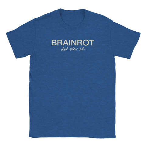 Blå t-shirt med självironisk textdesign för den som är chronically online
