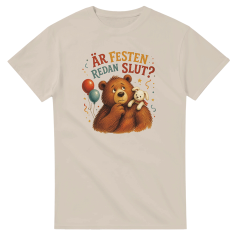 Humoristiskt motiv med björn och texten Är festen redan slut – retro t-shirt