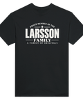 Svart t-shirt med texten Larsson – A Family of Originals