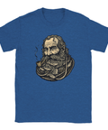 Klassiskt marint motiv med handmålad fiskargubbe tryckt på kungsblå t-shirt