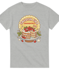 Somrigt fika-motiv med texten Jordgubbstårta på ljusgrå t-shirt