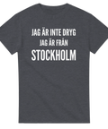 Minimalistisk textdesign med citat om Stockholm – t-shirt med humor
