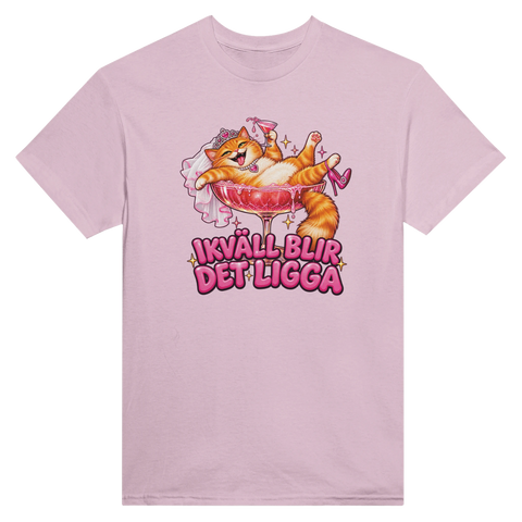T-shirt med en katt i ett cocktailglas och texten Ikväll blir det ligga