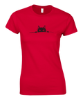 Grafiskt kattmotiv med nyfiken blick – röd t-shirt för dam