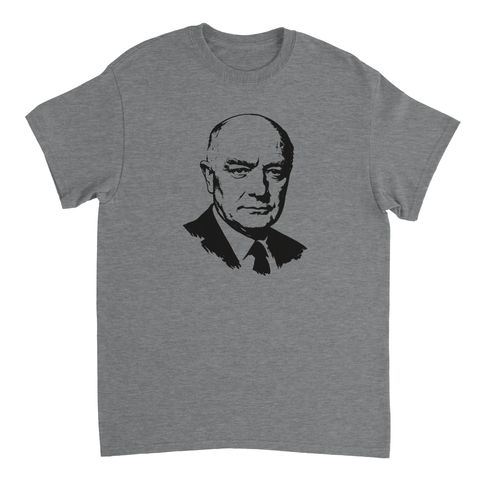 Svartvitt porträtt av Per Albin Hansson i grafisk stil på mörkgrå t-shirt