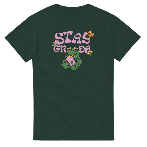 Retro illustration av groda med svampar och fjäril – mörkgrön t-shirt