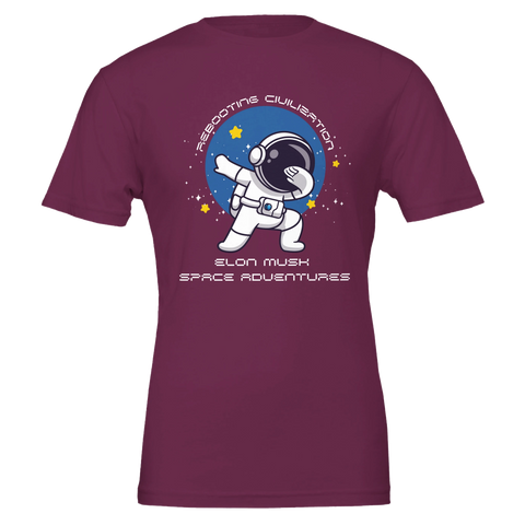 Dabbande astronaut i rymden, "Rebooting Civilisation Elon Musk Space Adventures" på lila t-shirt.