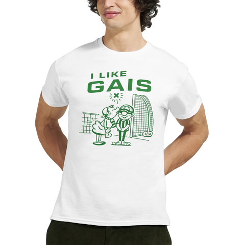 GAIS-tryck med fotbollsmålvakt och supporter som kysser på vit t-shirt.