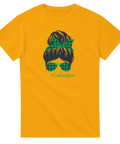 Illustration av kvinna med hårknut och texten #Coolsomfan – gul t-shirt