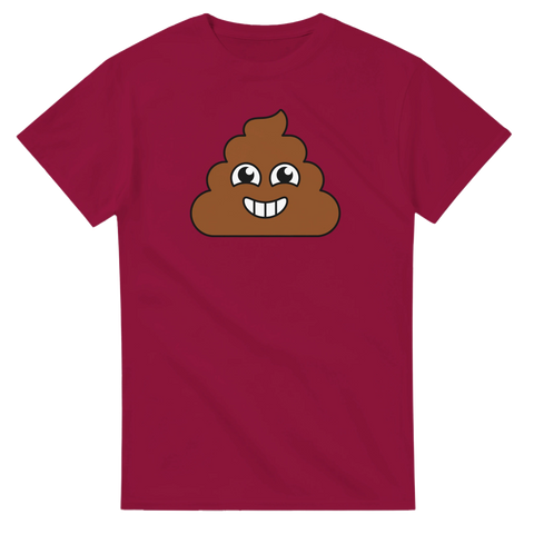 Glad bajsemoji med ögon och tänder på vinröd t-shirt.