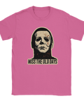 Rosa t-shirt med provokativt motiv inspirerat av klassiska slasherfilmer