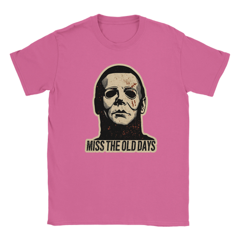 Rosa t-shirt med provokativt motiv inspirerat av klassiska slasherfilmer