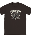 Brun t-shirt med vintageillustration av verktyg och tidlös typografi