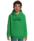 Gädda-tryck med detaljerad fiskillustration och text på grön barnhoodie med huva och magficka.
