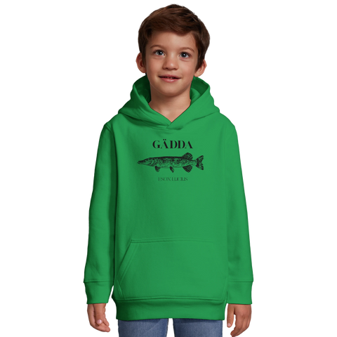 Gädda-tryck med detaljerad fiskillustration och text på grön barnhoodie med huva och magficka.
