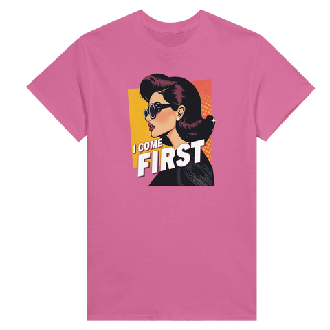 Färgstark illustration av kvinna i profil med pop art-känsla – t-shirt