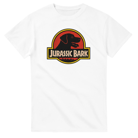 Jurassic Bark logga med svart hund i röd cirkel, text "JURASSIC BARK" på vit t-shirt.