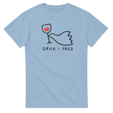 Ljusblå t-shirt med humoristiskt motiv av en fågel som dricker vin