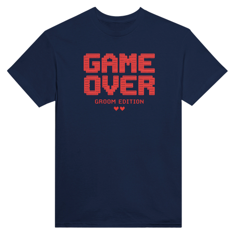 Rött pixel-tryck med texten Game Over på marinblå t-shirt
