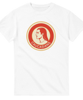 Rött retroemblem "Caucasians" med profil av man med långt hår på vit t-shirt.